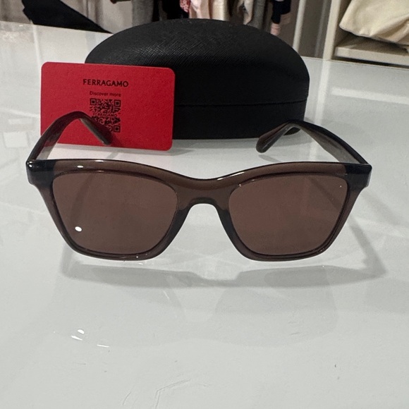 Salvatore Ferragamo Brown Rectangular Sunglasses main image 9